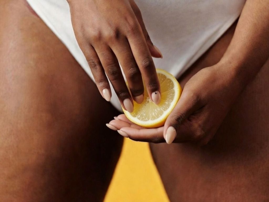 maly-wibrator-z-delikatnymi-wibracjami-dla-relaksu